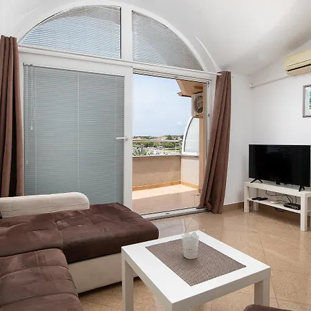 Panorama Apartment *