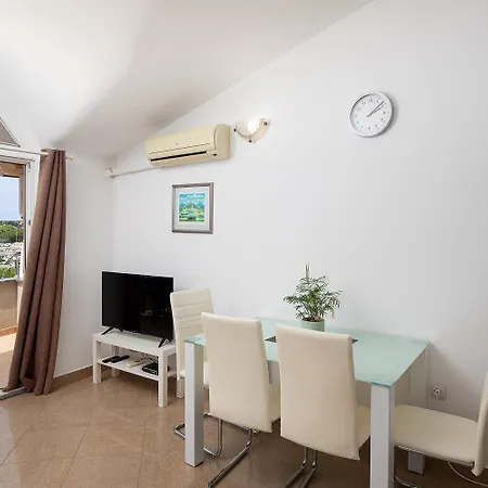 Panorama Apartment *